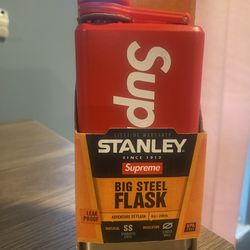 Supreme/Stanley Flask 