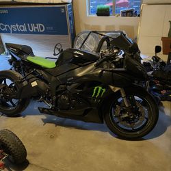 2009 Kawasaki Ninja Monster energy special edition￼