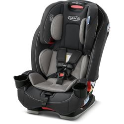Graco slim Fit car seat 3 in 1 convertible 