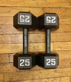 2 x 25lbs..Total 50 Pounds ..Hex Metal Dumbbells Weights..I’m Located In Bayside Queens