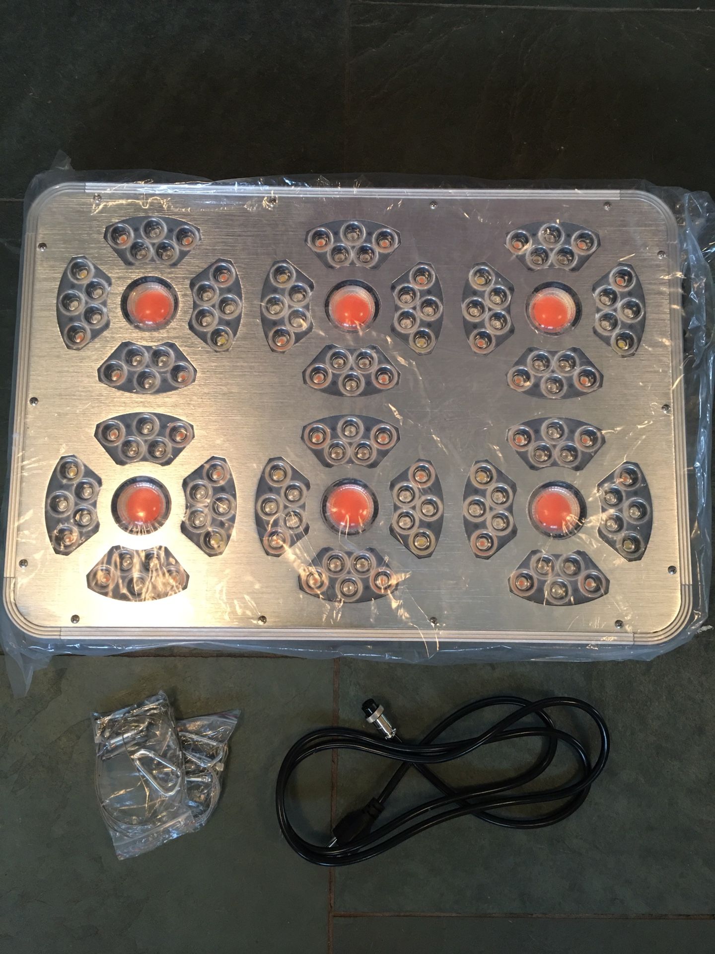 Modular Grow Light Fixture Panel SimuLight LED-9614G 540 Watt LED