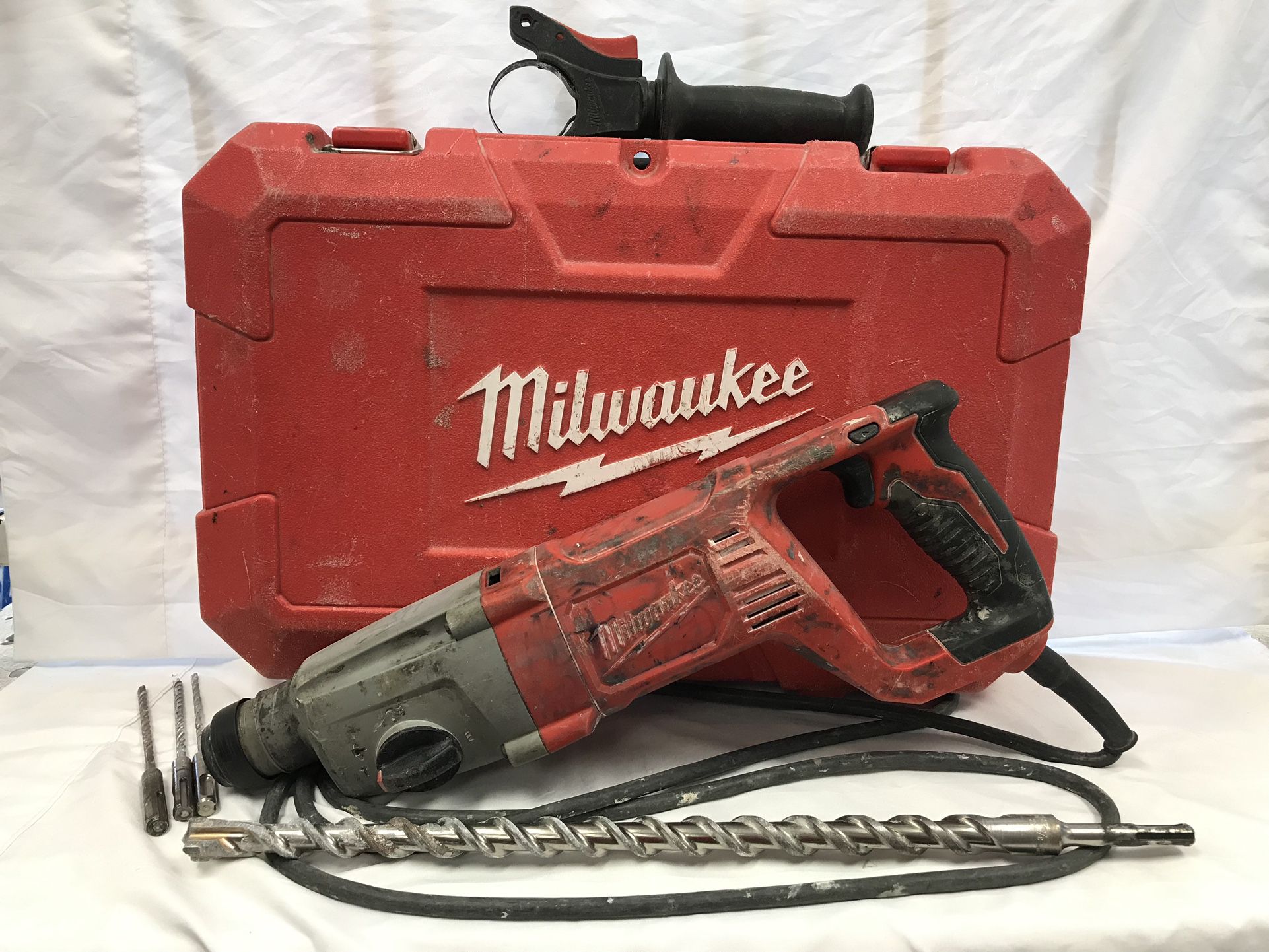 Milwaukee 5262-21 Amp Corded in. SDS D-Handle Rotary Hammer Drill with  Case for Sale in Miramar, FL OfferUp