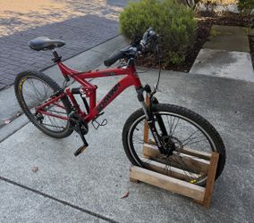 Schwinn Ditch 2.0 Mountain Bike – 26" Wheels, 24-Speed, Full Suspension