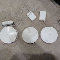 (3) TP-Link Deco M9 Plus AC2200 Mesh Wifi w/ mounts