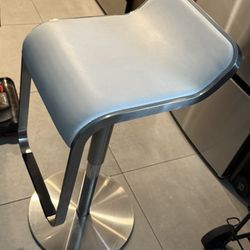 Taburete de bar giratorio con respaldo/  Swivel Bar Stool with Backres