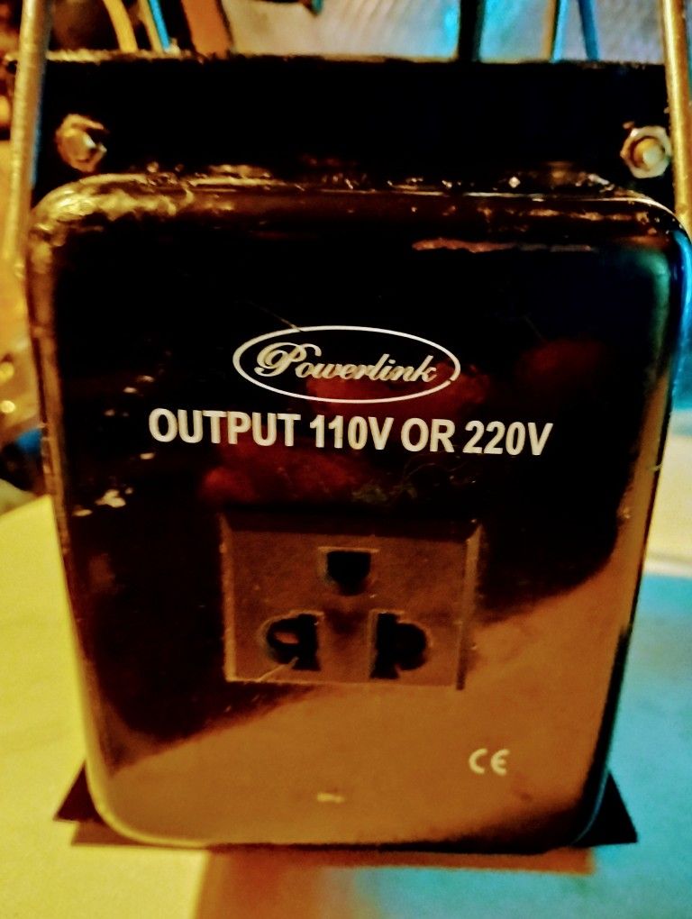Powerlink Step Up/ Down Transformer 110V- 220V