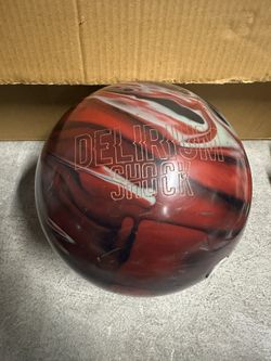 Delirium Shock14 lb bowling ball, pick up in Temple city