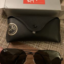 Ray-Ban sunglasses Never Worn No Scratches