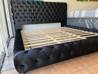 New π€ King or Queen Size Luxury Upholstered Bed π€ or available in Queen! βοΈ Show with $0 down π€ Same day delivery π
