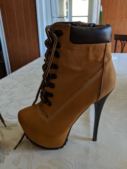 Alba boots Size 8