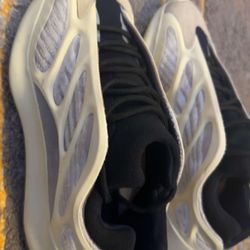 yeezy 700 v3 safflower