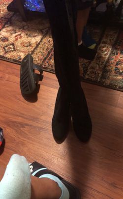 Size 9 knee high velvet boot