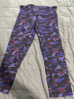 Lululemon athletic crop length leggings sz 6 - wunder under?