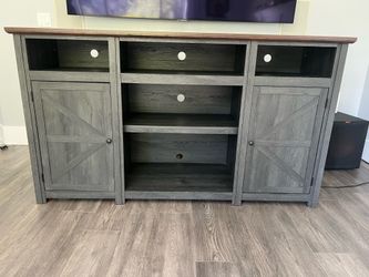 Farmhouse TV Stand/Entertainment Center