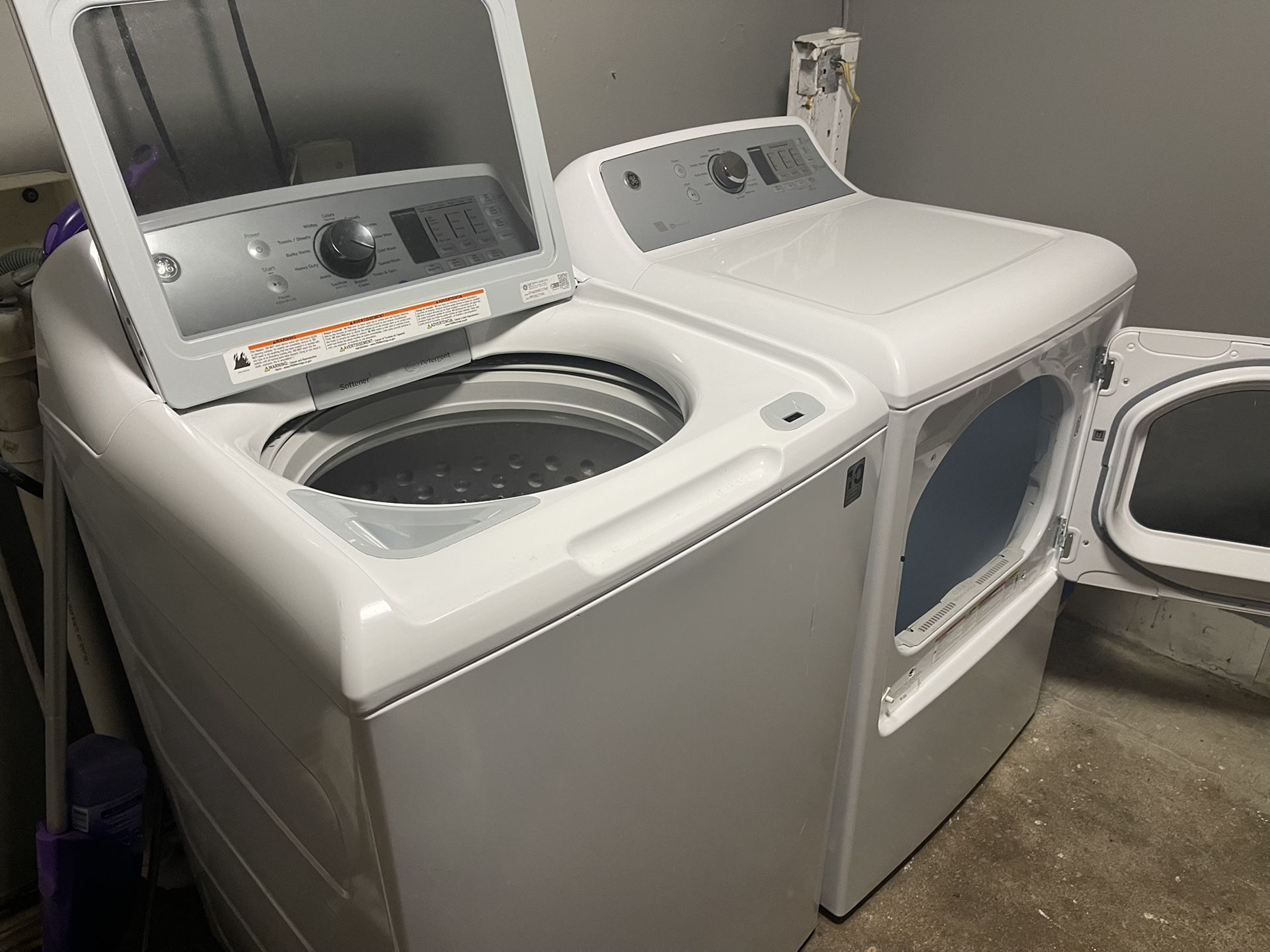 GE Washer and Dryer Set