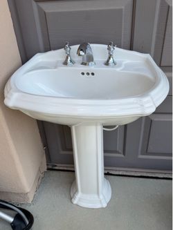 Kohler Pedestal Sink