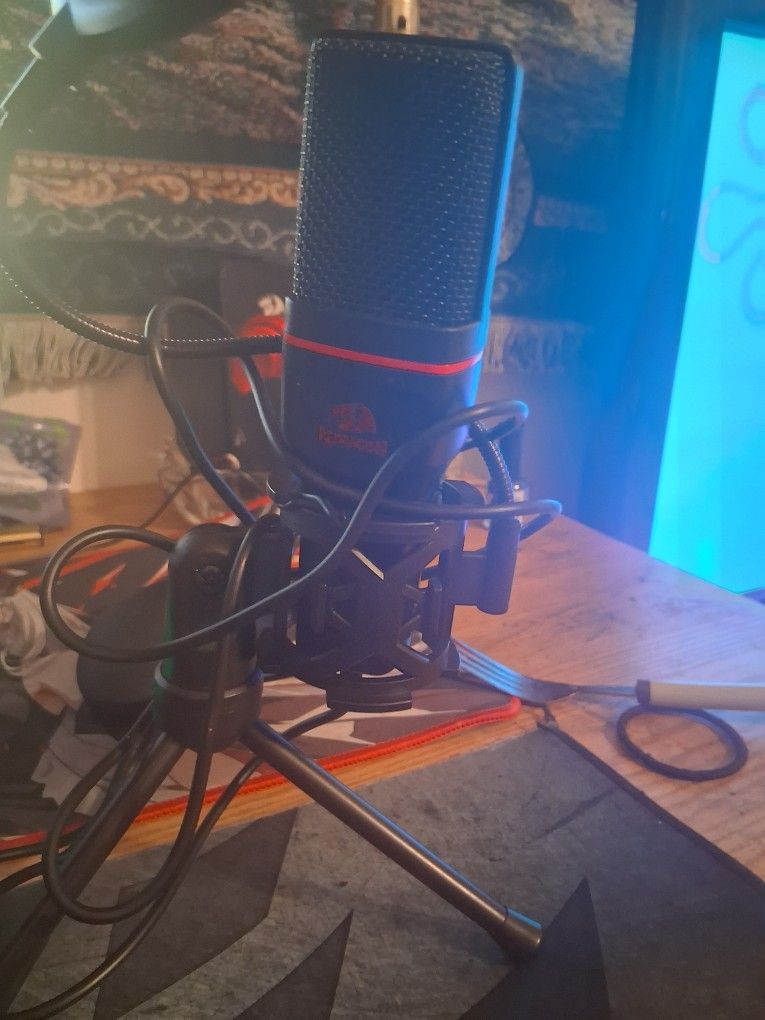 RedDragon Seyfert GM100 Professional Streaming Mic