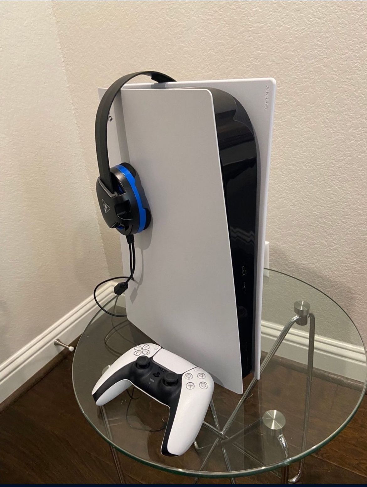 PS5 (Disk version, One controller, with gaming headphones)