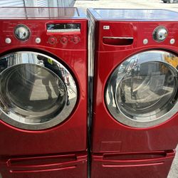 WASHER/DRYER LG WITH PEDESTAL 