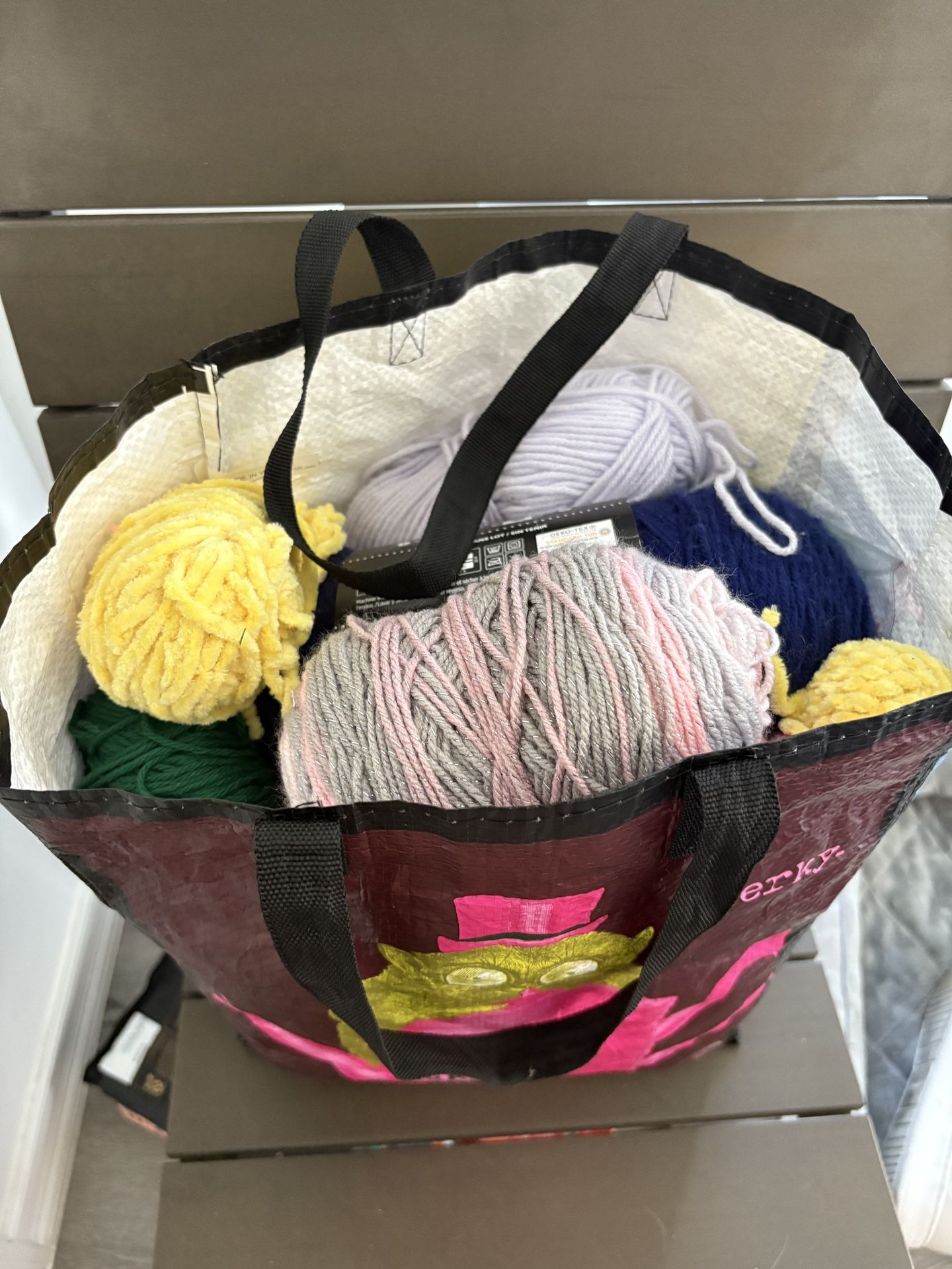 Yarn & yarn scraps