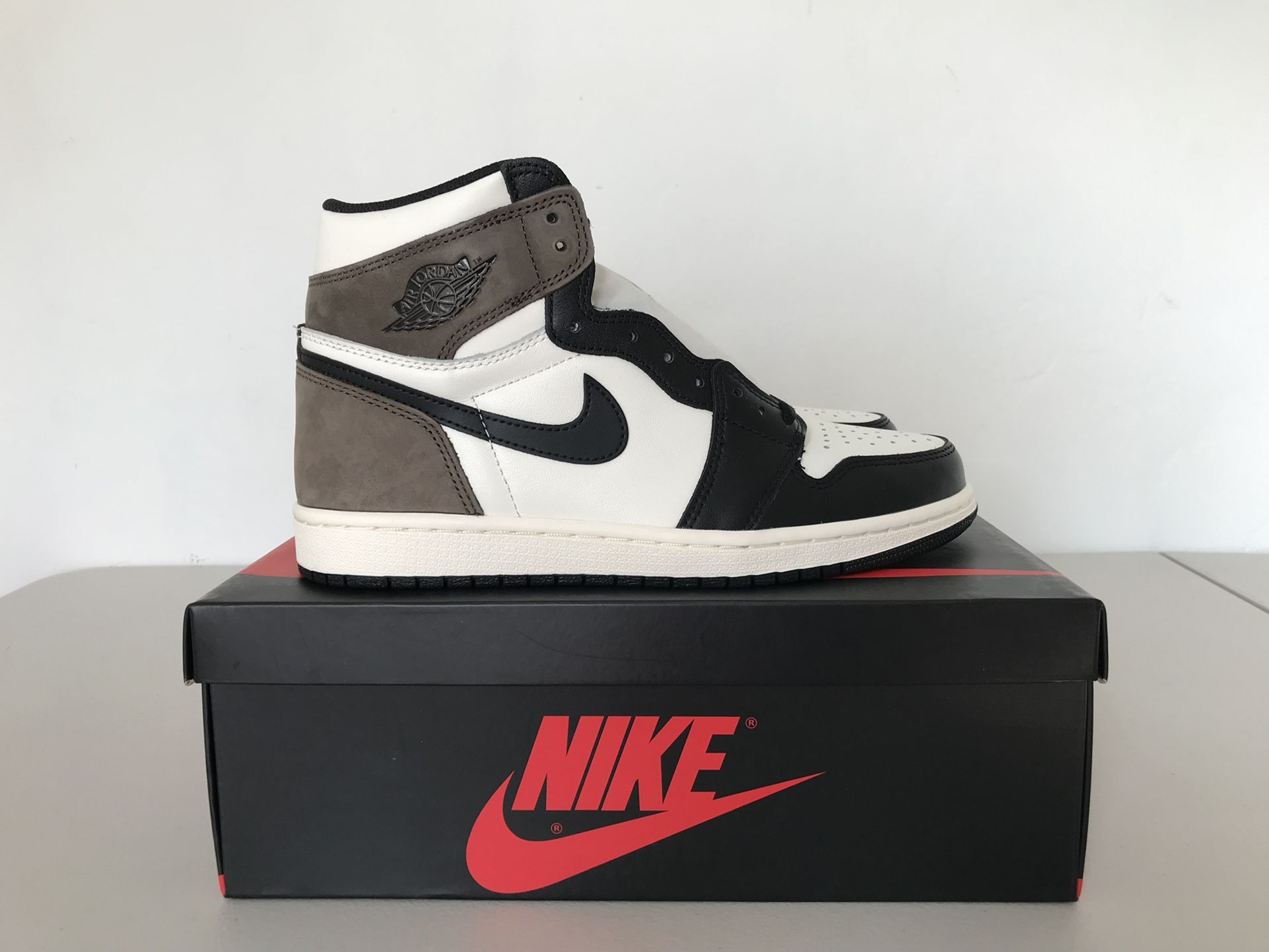 Jordan Retro High Dark Mocha Size: US