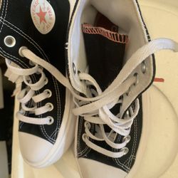Converse All Star Sneaker Size 3.5 In Excellent Condition $25.00