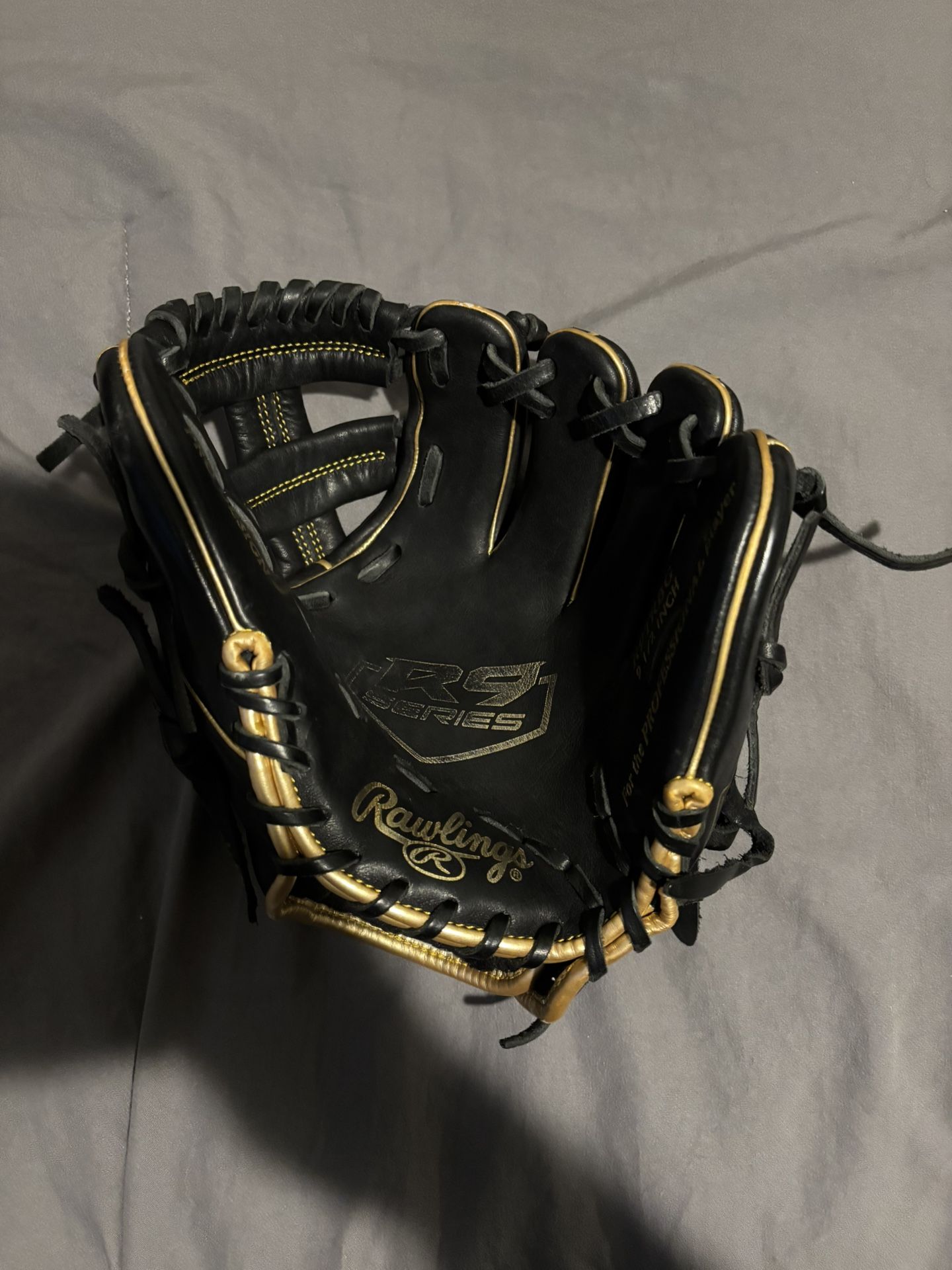 Rawlings R9 Infield Training Glove 9 1/2 Inch
