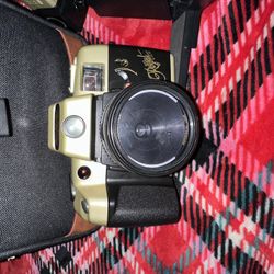 1(contact info removed)Kodak Instamatic 350 35mm film camera with 38-105mm lens  with bag cameras