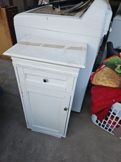 Mueble blanco mide 3x 1 1/2