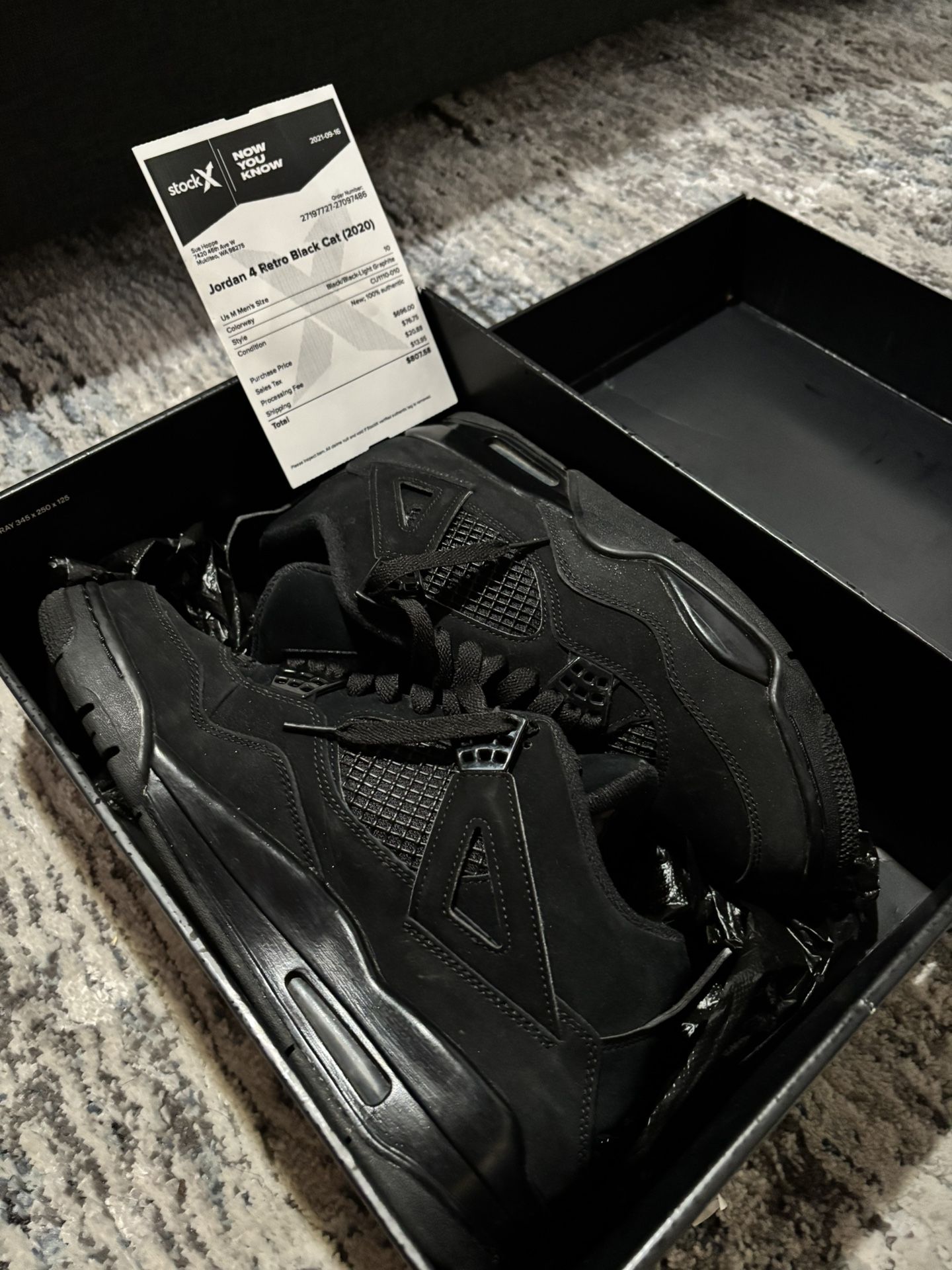 Black Cat Jordan 4