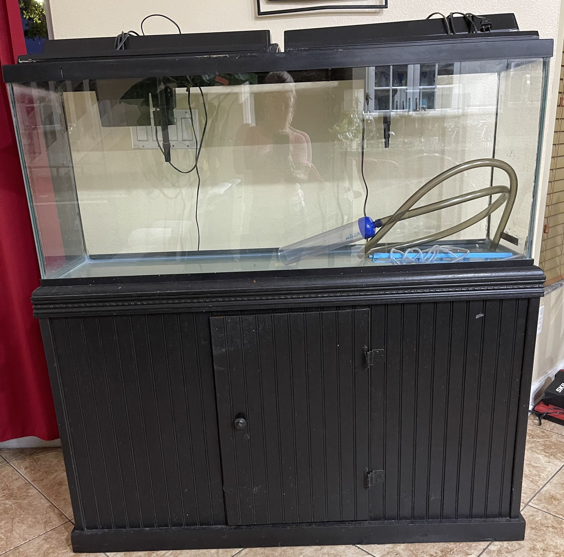 FISH TANK 50 GALONS WHIT BLACK BASE INCLUDED