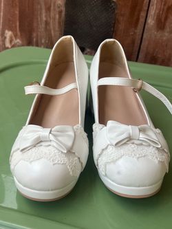 White fashion shoes