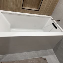 White Quartz Counter 