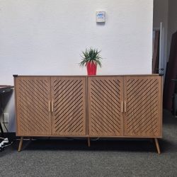 63" SIDEBOARD OR BUFFET NORDIC STYLE BRAND NEW CONDITION 4 DOORS AND REGULABLE SHELVES