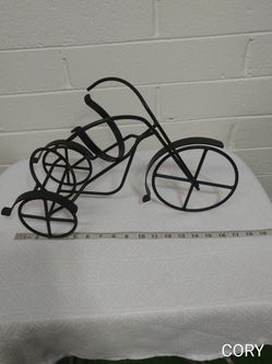 Wine bottle metal rack holder