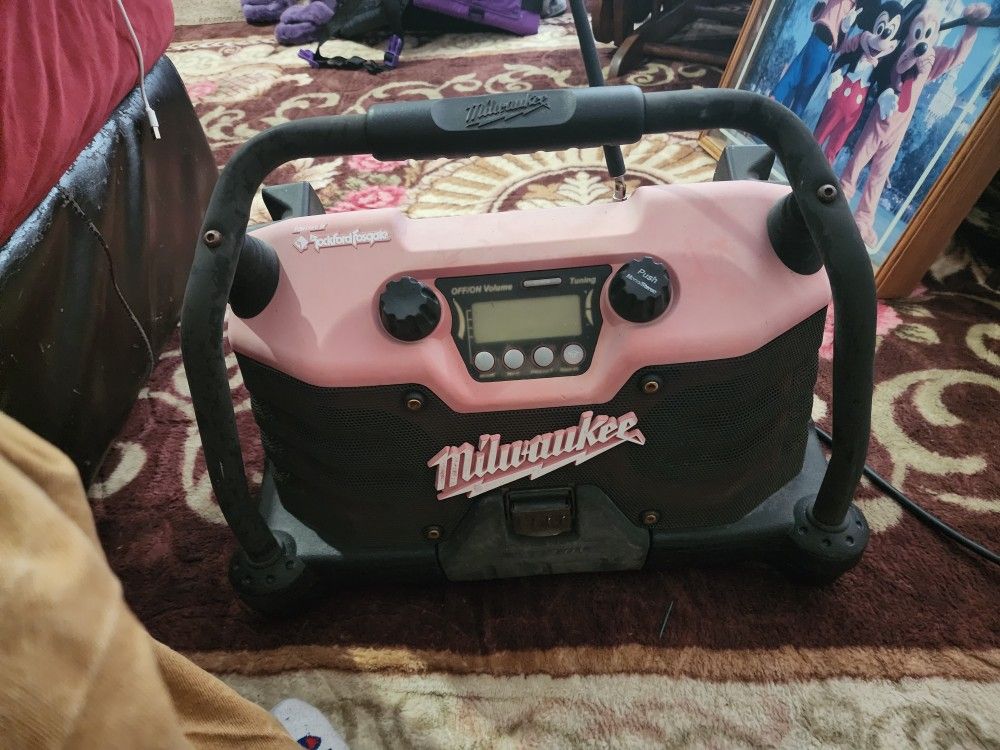 milwaukee work radio