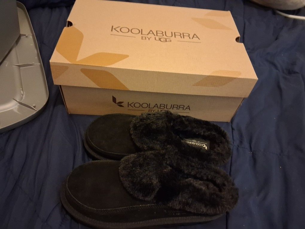 Brand New Never Worn Size 7W Koolaburra by UGG Ladies Slip On Clogs. $15