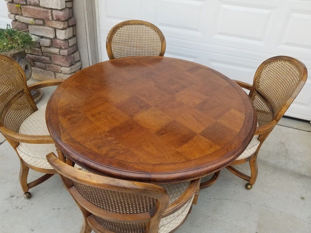 Table and chair set