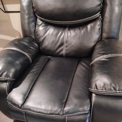Black Leather Recliner Couch With Charging Station 
