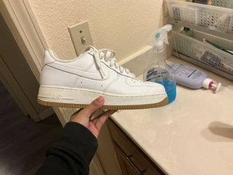 Nike Air Force 1 white gum