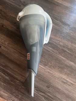🧹 BLACK+DECKER Cordless Handheld Vacuum – Like New