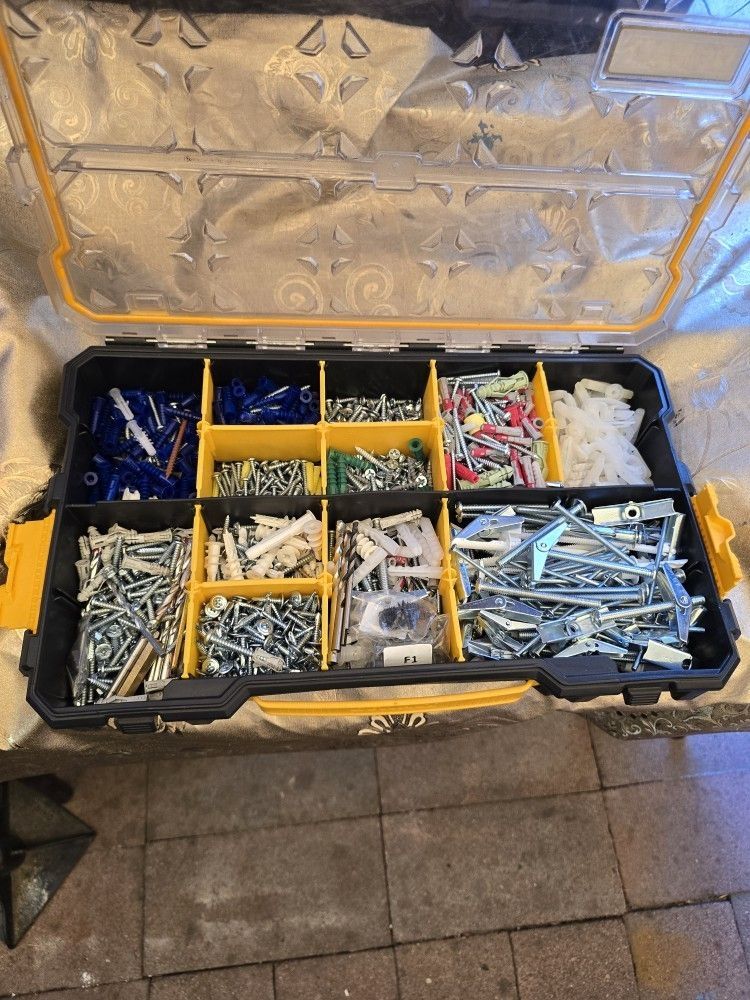 Different screw boxes. Sizes, All One Price