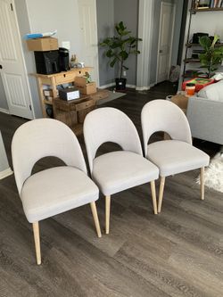 3 Grey/wooden leg chairs