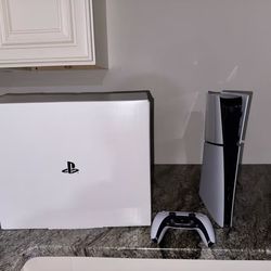 Ps5 brand new/ comes with Fortnite scratch off code for vbucks!