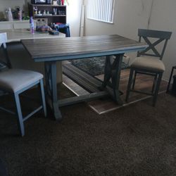 Dining  Table  Bar Height And 2 Bar Stools