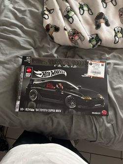 Hot Wheels Mattel Brick Shop '94 Toyota Supra MKIV Building Set