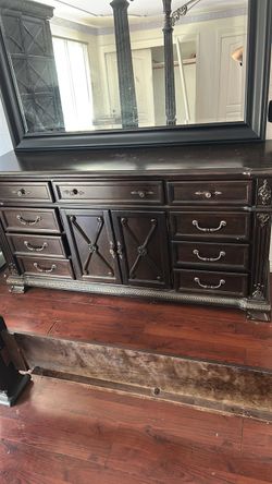 Bedroom set