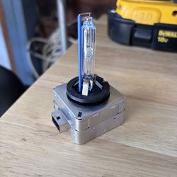 07 Cadillac Escalade HID headlight Bulb
