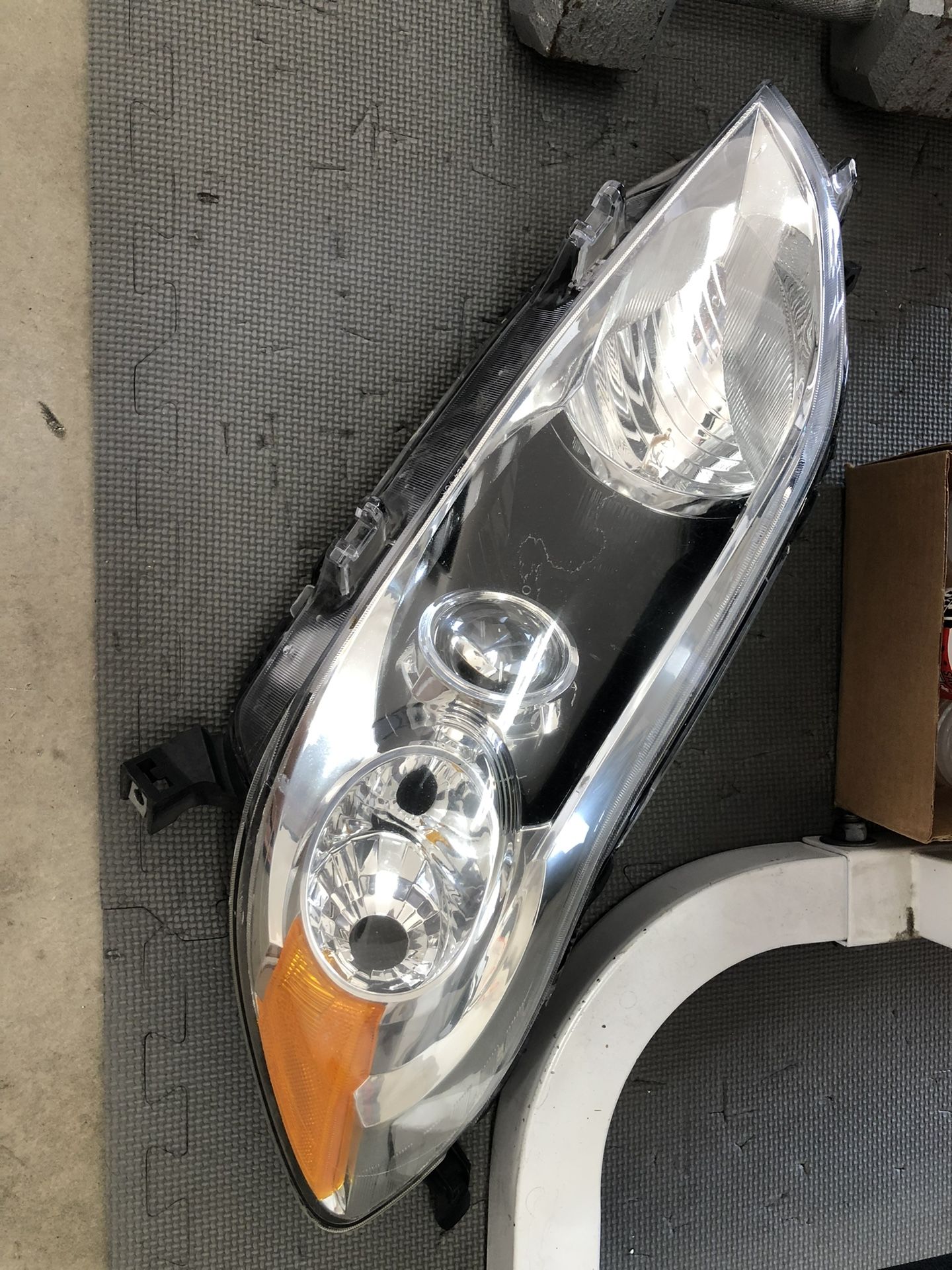 Toyota Matrix Projector Headlights Pair Kensun Ballasts Bulbs