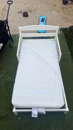 Toddler bed